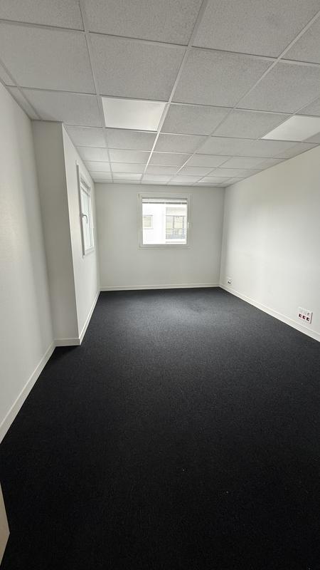 Bureau - 235 m²