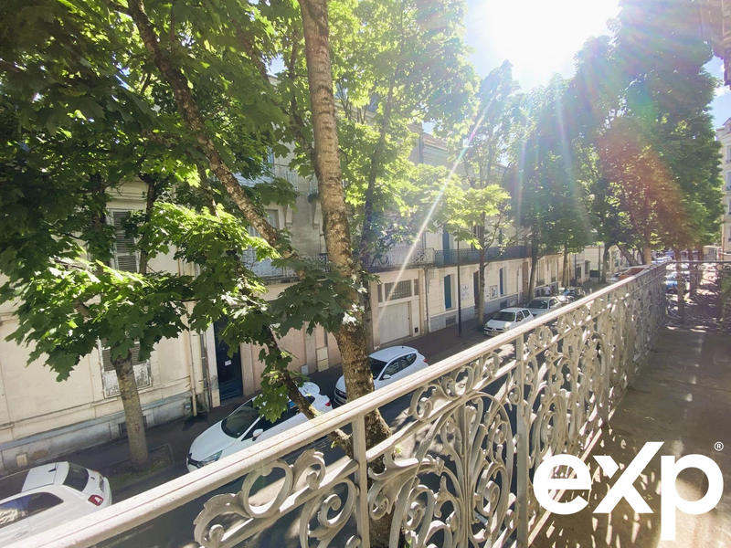 Maison - 215 m² - 11 pièces