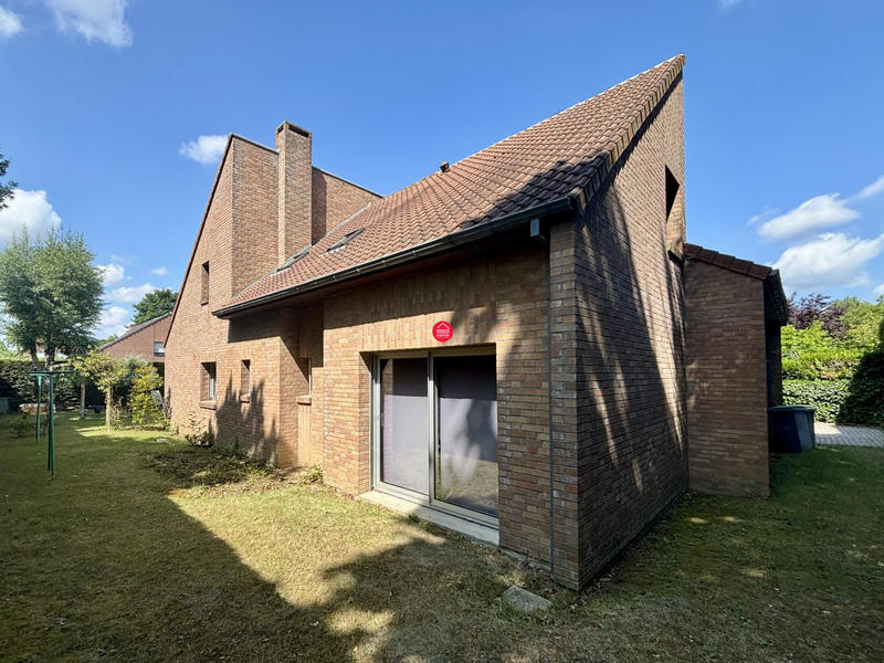 Maison - 237 m² - 12 pièces