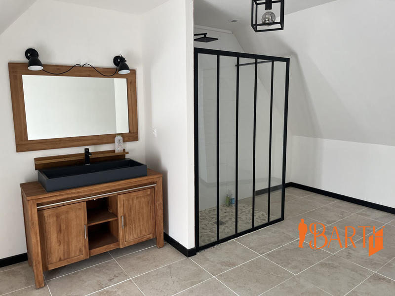 Maison traditionnelle - 225 m² - 7 pièces