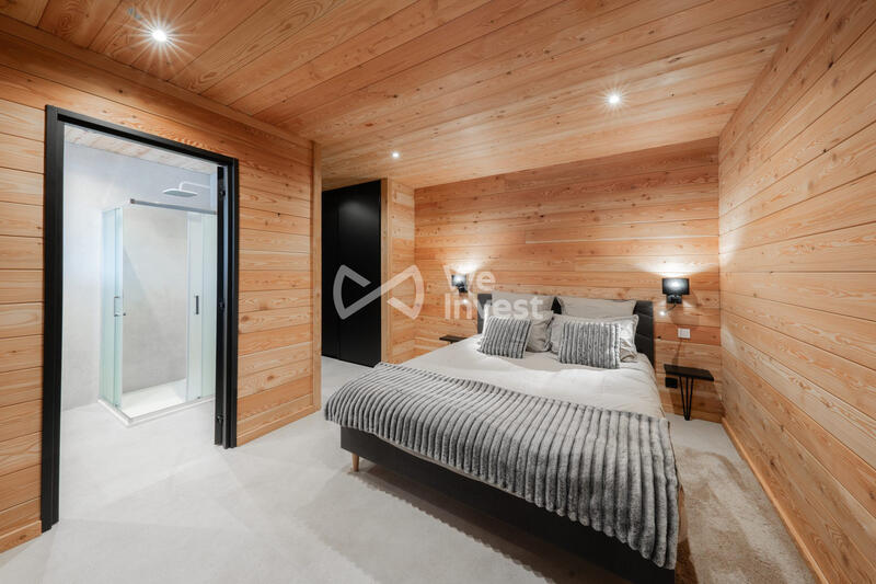 Châlet - 255 m² - 8 pièces