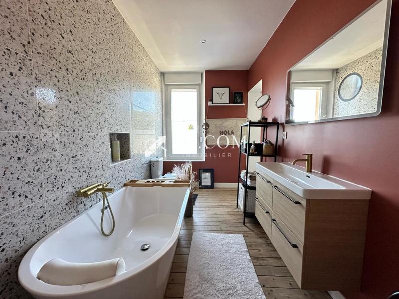 Maison - 106 m² - 7 pièces