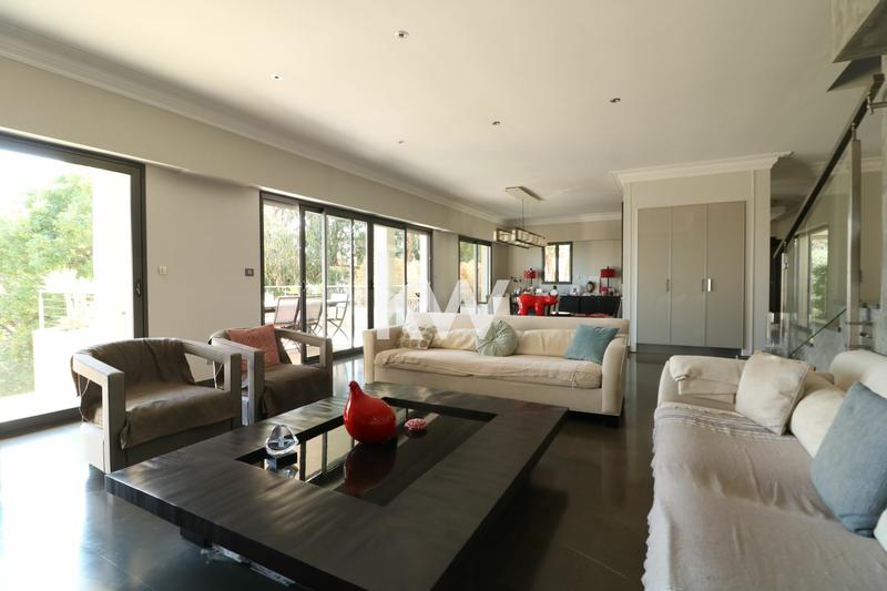 Villa - 360 m² - 7 pièces