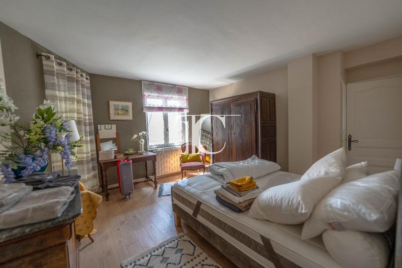 Maison - 178 m² - 7 pièces