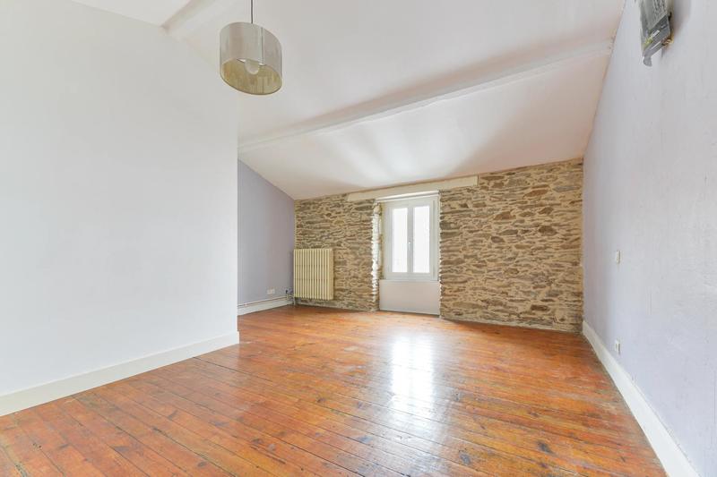 Maison - 180 m² - 8 pièces