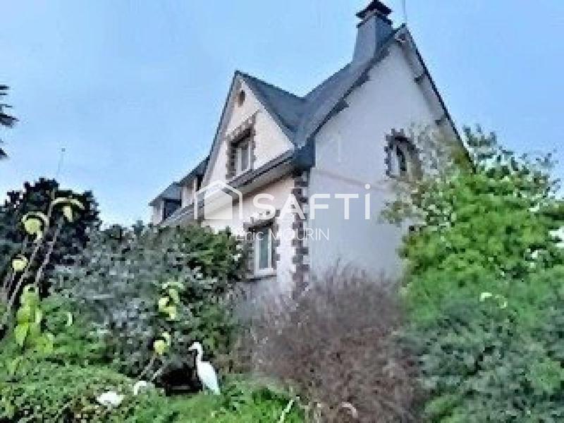 Maison - 265 m² - 10 pièces