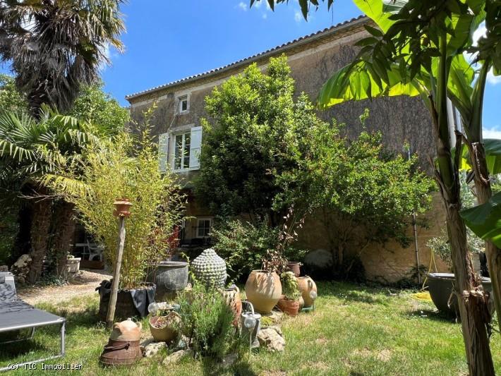 Maison de village - 214 m² - 7 pièces