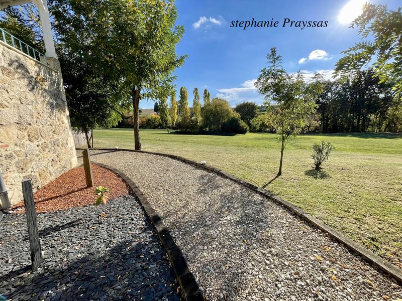 Maison - 300 m² - 8 pièces