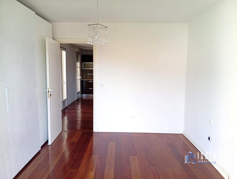 Appartement - 79 m² - 4 pièces