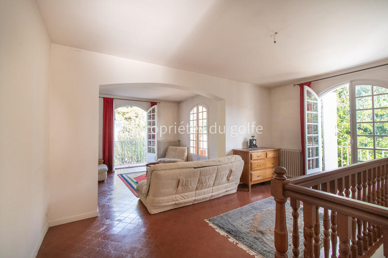 Maison - 216 m² - 5 pièces