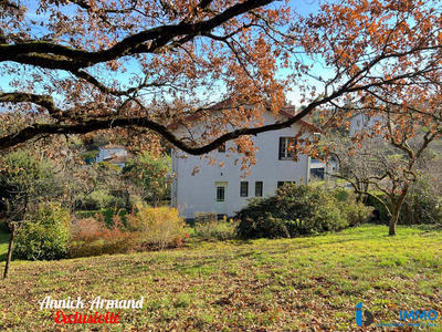 Maison - 96 m² - 5 pièces