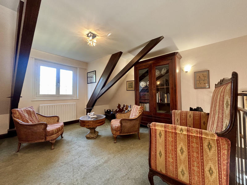 Maison - 205 m² - 8 pièces