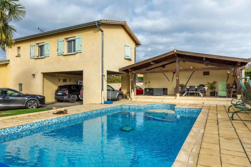 Maison - 188 m² - 8 pièces