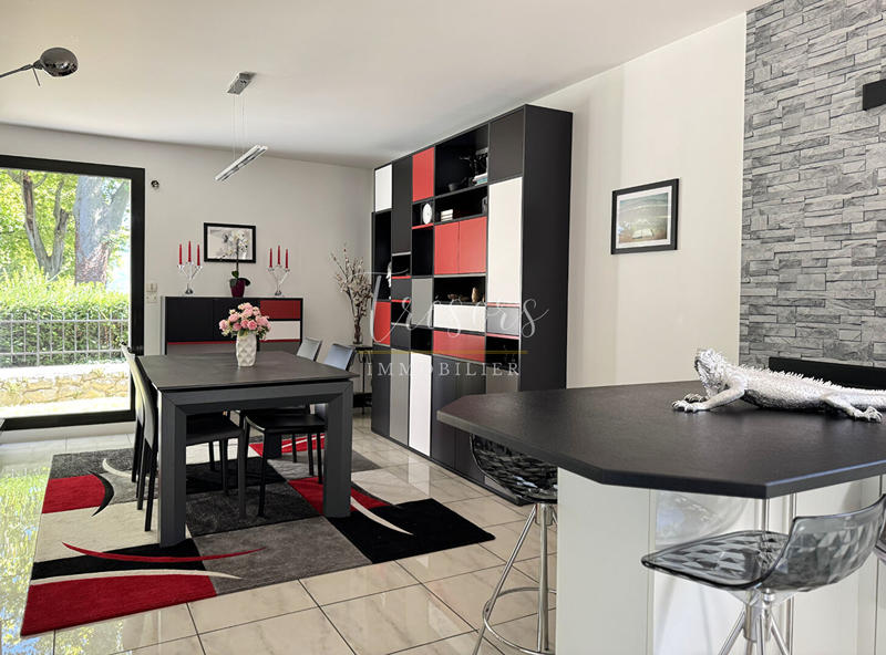 Appartement - 96 m² - 4 pièces