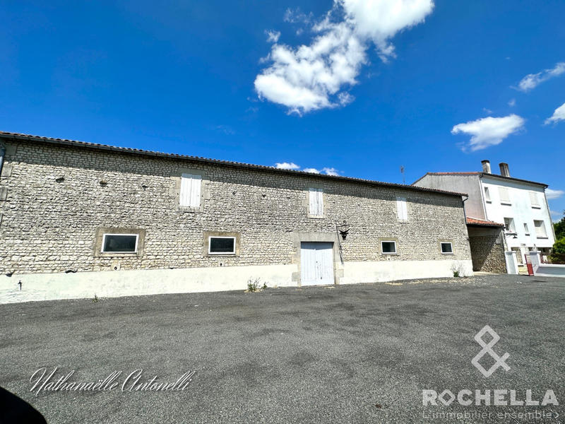 Maison ancienne - 233 m² - 8 pièces