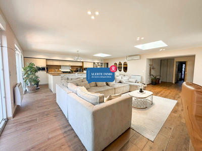 Maison - 158 m² - 6 pièces