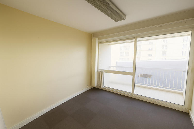 Bureau - 92 m² - 6 pièces