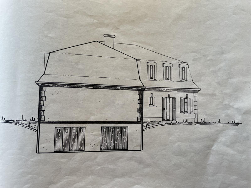 Maison - 300 m² - 12 pièces