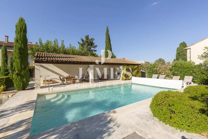 Maison - 187 m² - 6 pièces