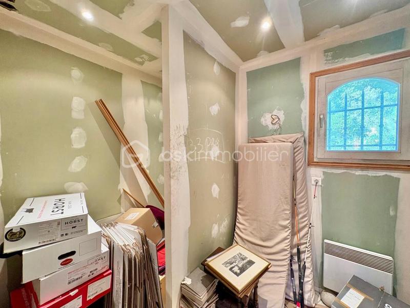 Maison traditionnelle - 225 m² - 6 pièces