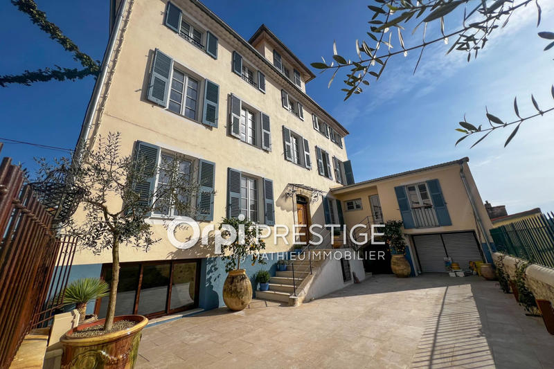 Maison chambre d'hôtes - 209 m² - 7 pièces