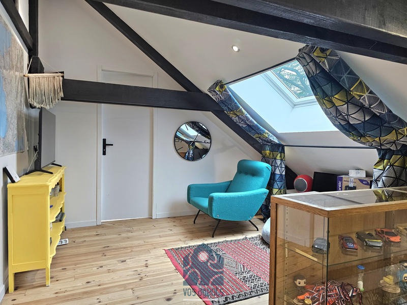 Maison - 225 m² - 9 pièces