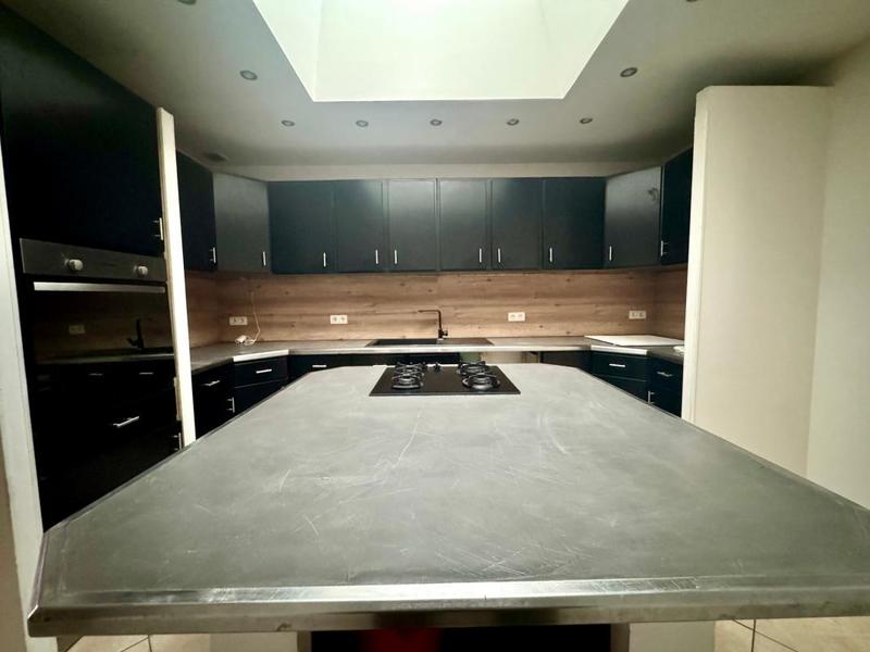 Maison - 98 m² - 4 pièces