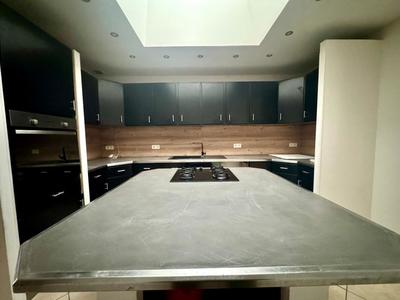 Maison - 98 m² - 4 pièces