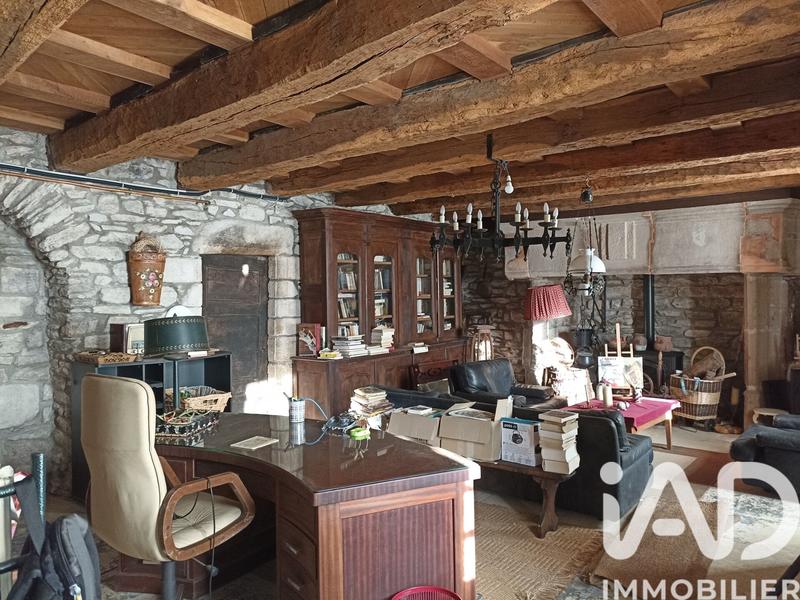 Maison - 330 m² - 6 pièces