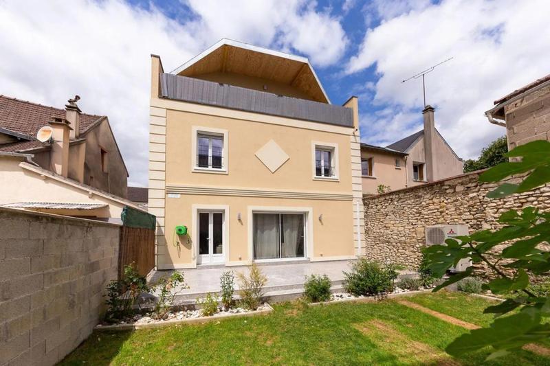 Maison - 190 m² - 8 pièces