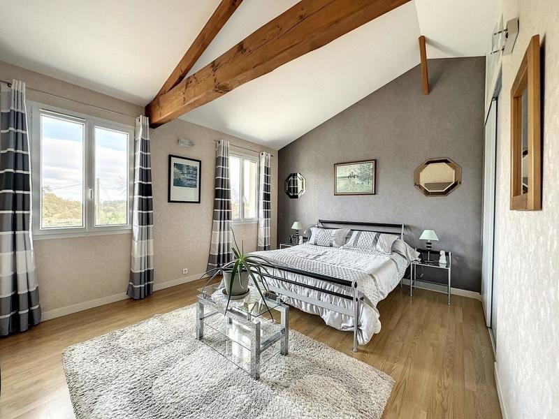 Maison - 182 m² - 6 pièces