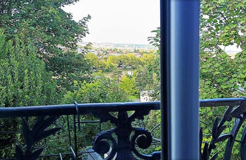 Maison - 300 m² - 12 pièces