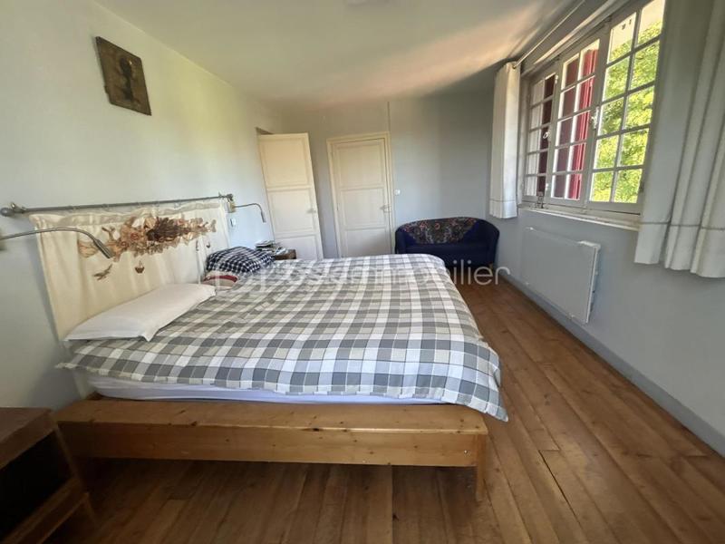 Château - 722 m² - 19 pièces