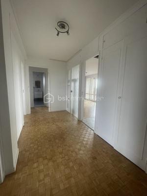 Appartement - 85 m² - 5 pièces