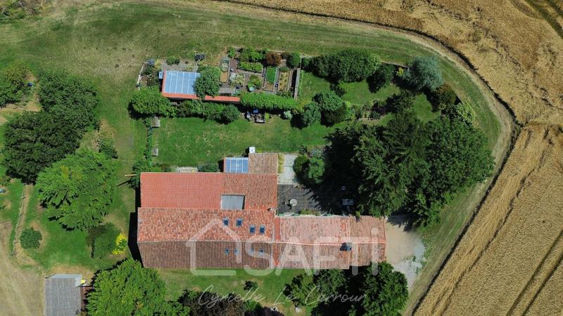 Maison - 230 m² - 6 pièces