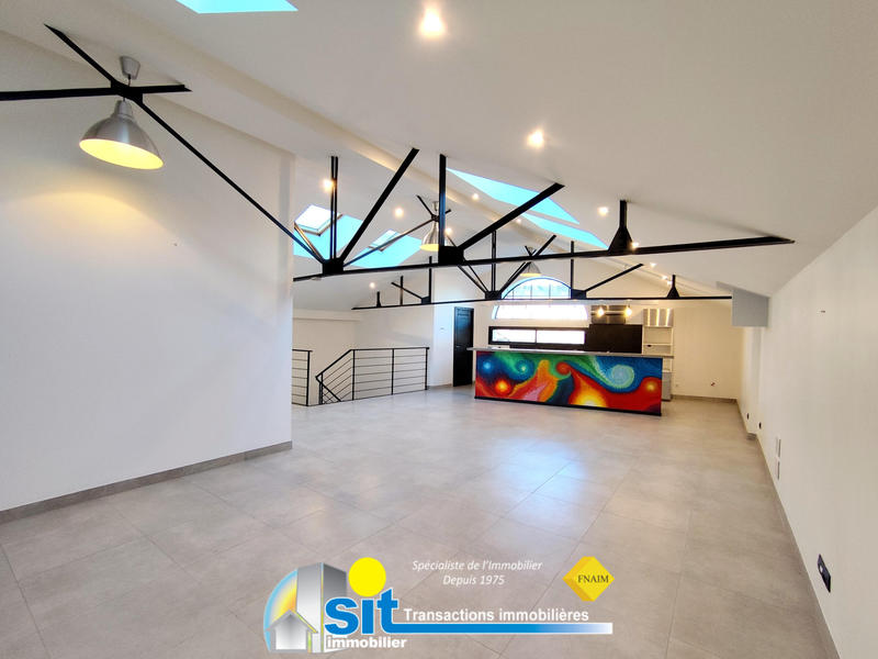 Loft - 120 m² - 3 pièces
