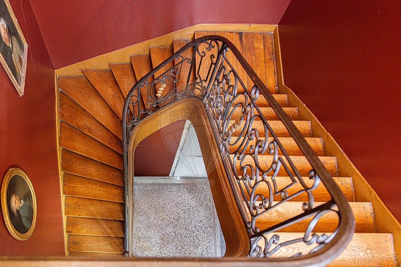 Château - 400 m² - 13 pièces