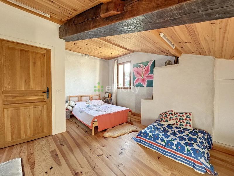 Maison - 252 m² - 11 pièces