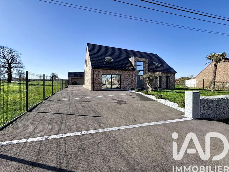 Maison - 255 m² - 7 pièces