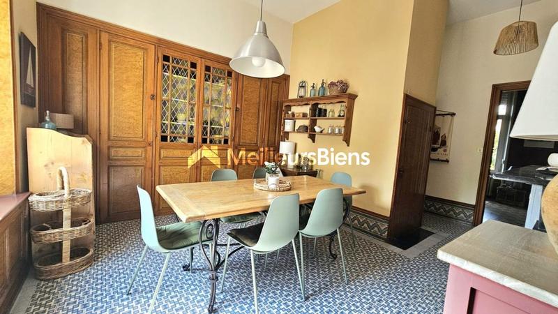 Maison bourgeoise - 196 m² - 8 pièces
