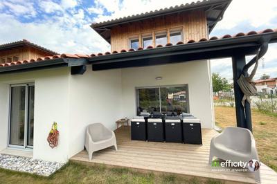 Maison - 95 m² - 4 pièces