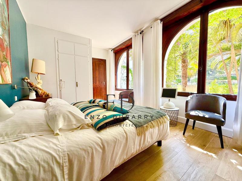 Appartement - 167 m² - 5 pièces