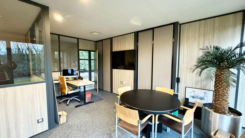 Bureau - 83 m² - 1 pièce