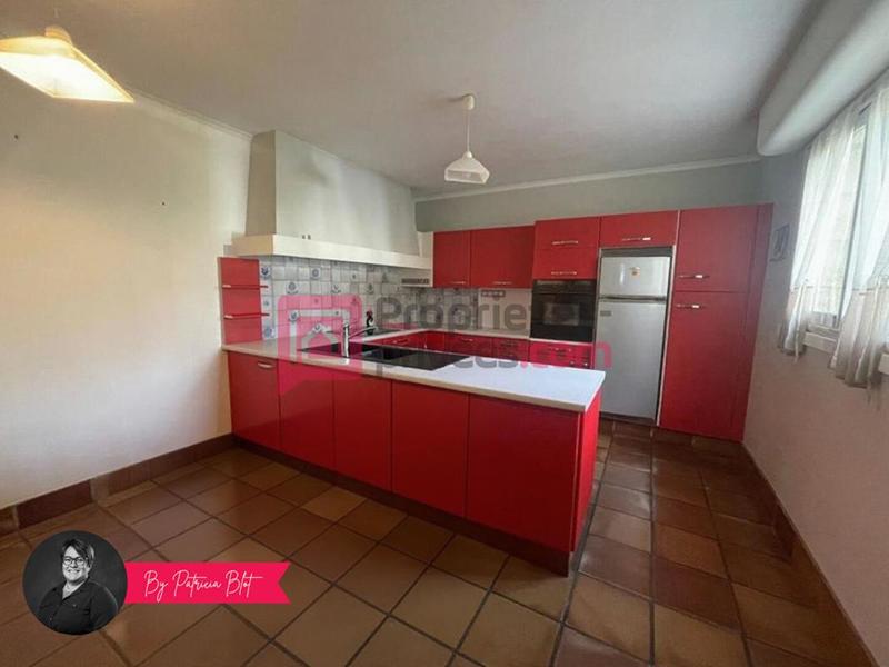 Maison - 305 m² - 10 pièces