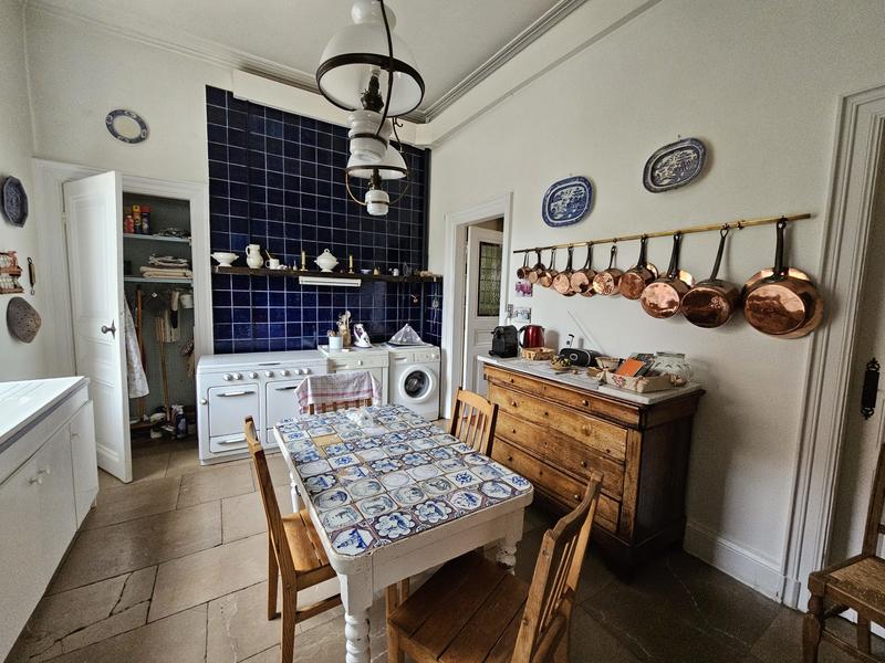 Maison - 209 m² - 8 pièces