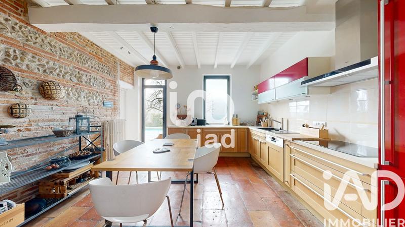 Maison - 260 m² - 9 pièces