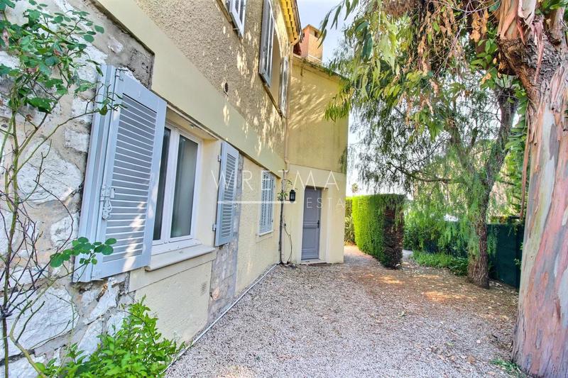 Maison - 180 m² - 7 pièces