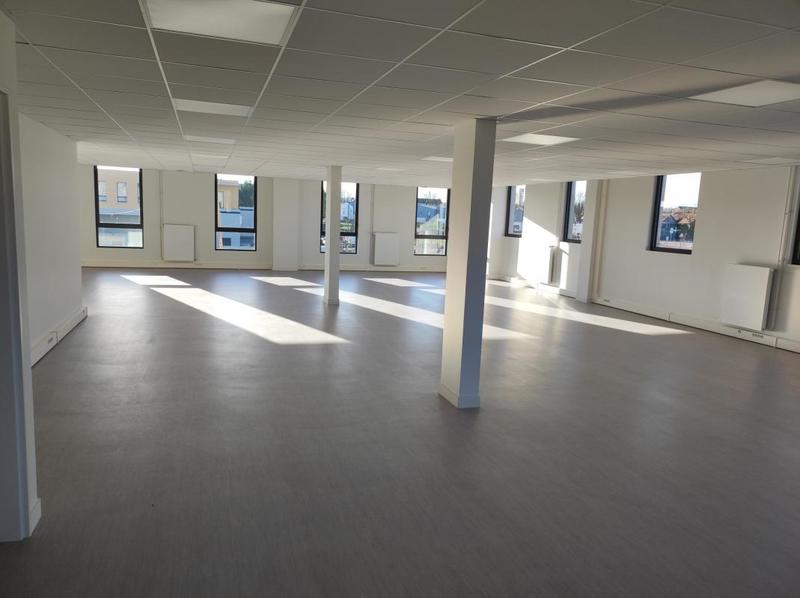 Bureau - 309 m² - 1 pièce