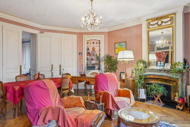 Appartement - 140 m² - 5 pièces