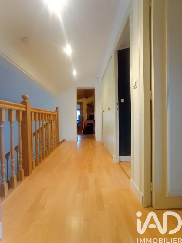 Maison - 205 m² - 7 pièces